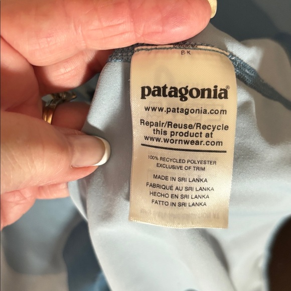 Patagonia blue camouflage pullover with hood and thumb holes shirt - Picture 7 of 7